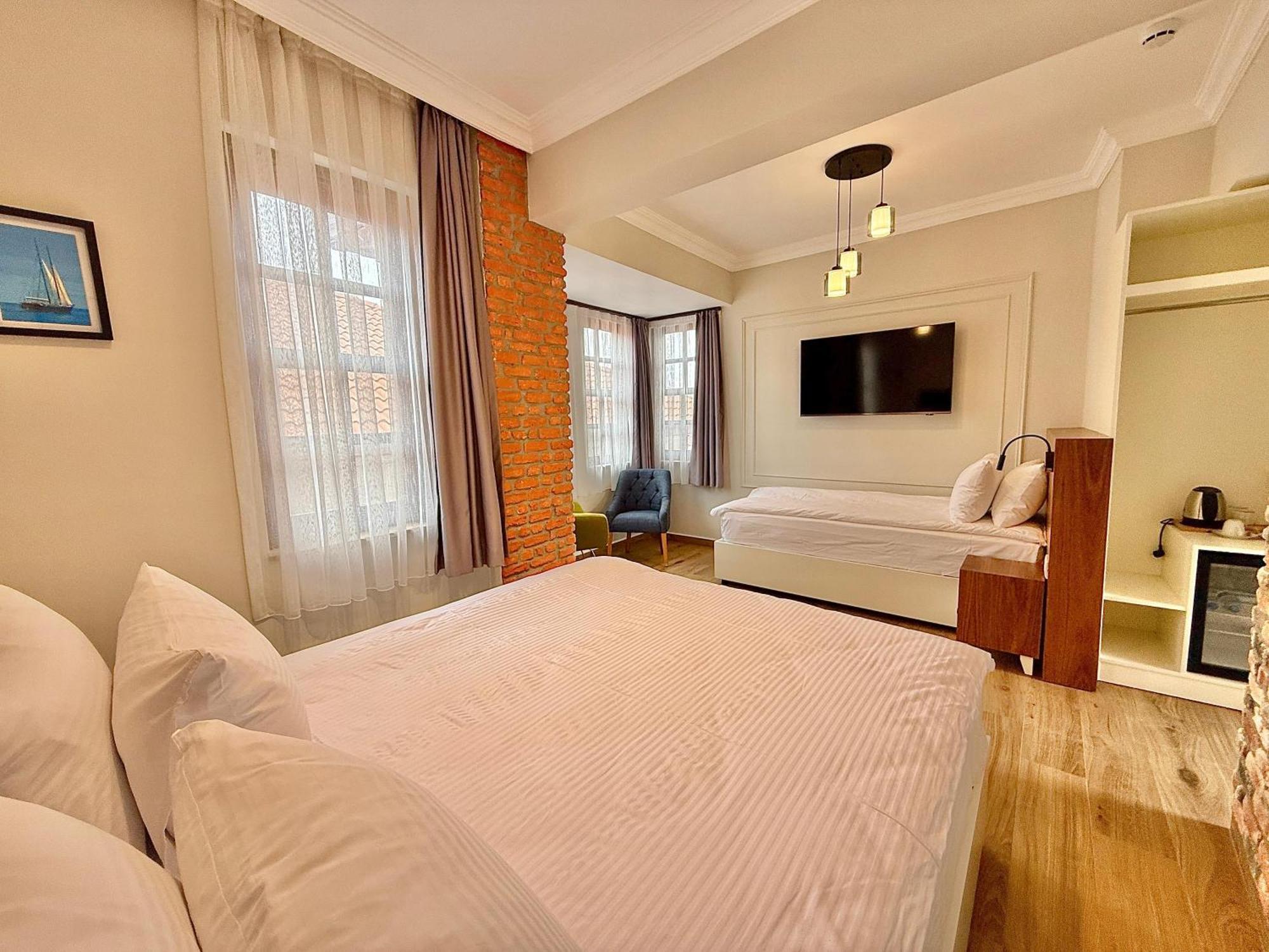 Adria Otel *