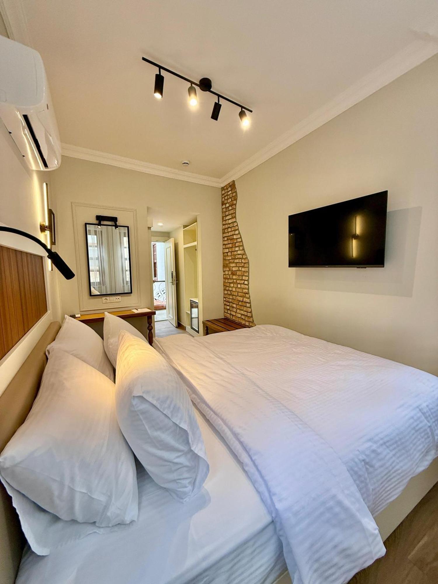 Otel Adria *
