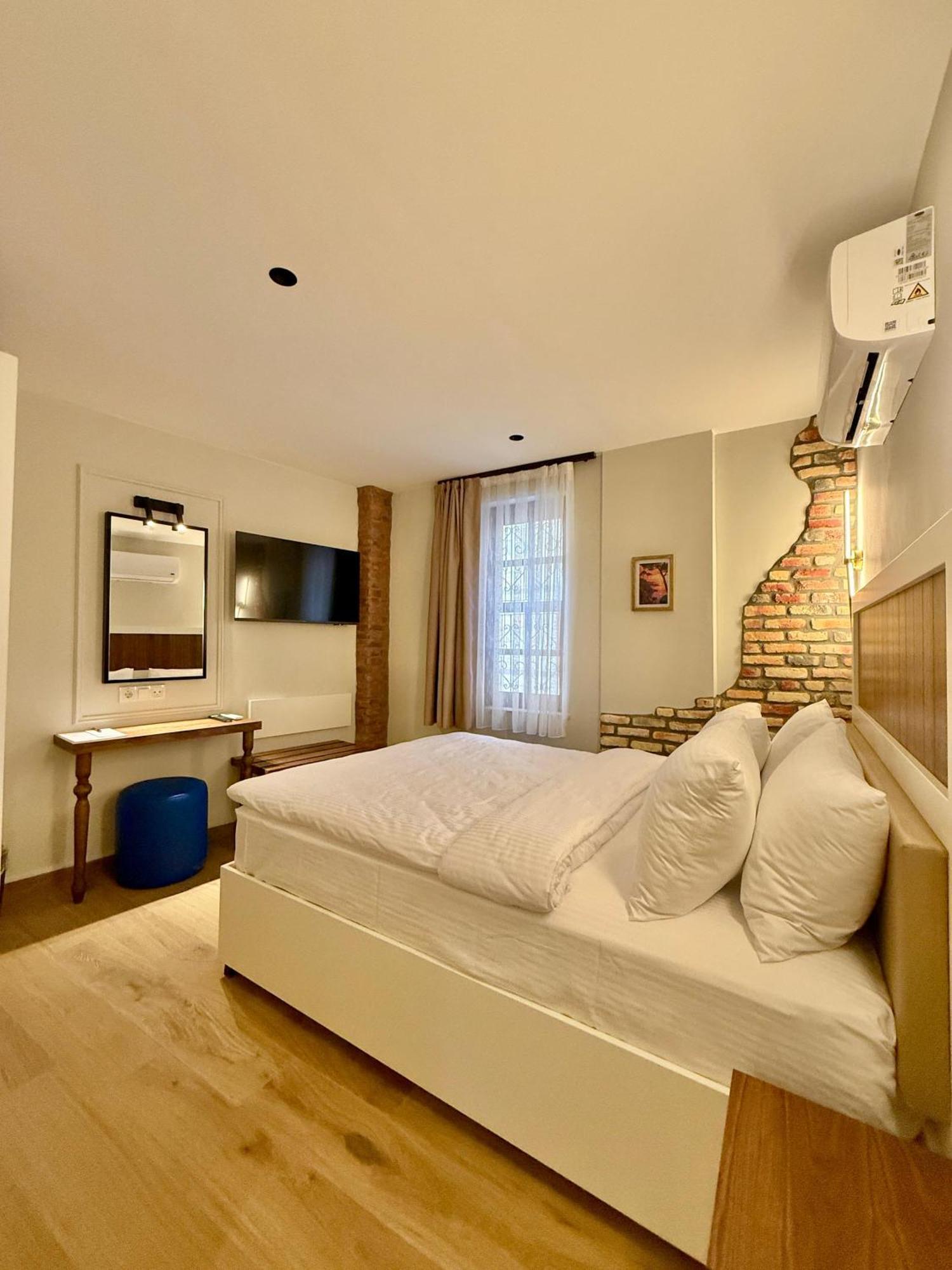 Otel Adria *