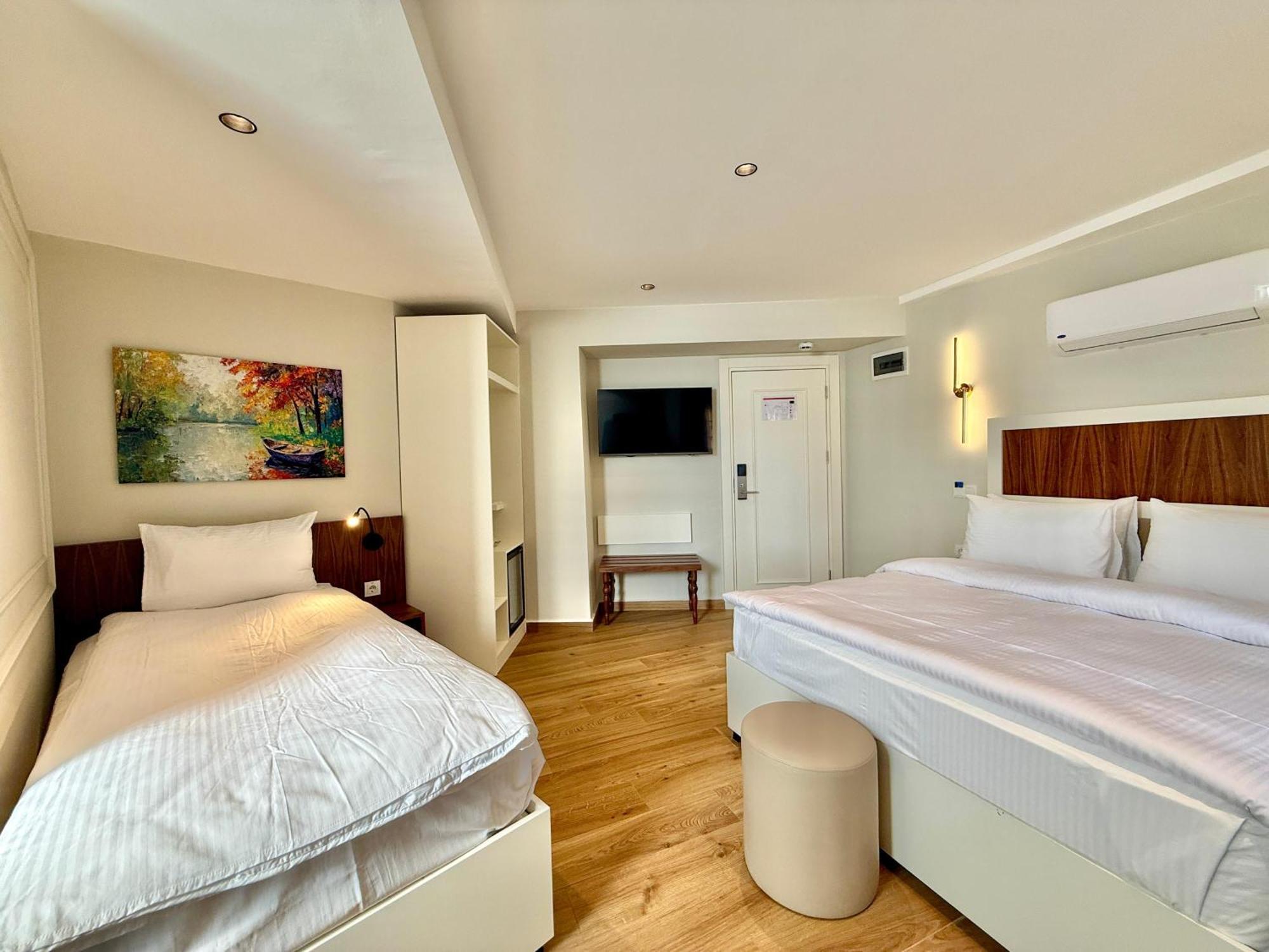 Adria Hotel